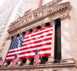 《消逝的光芒》，末日丧尸类生存游戏